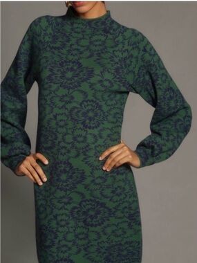 Anthropologie Green and Navy Floral Long-Sleeve Knit Dress in size small